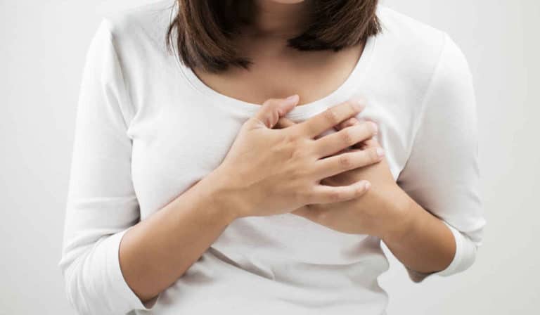 آلام الثدي ما هي أعراضها وعلاجها